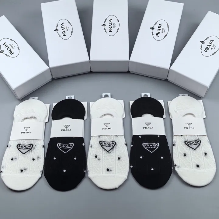 スーパーコピー プラダ 靴下