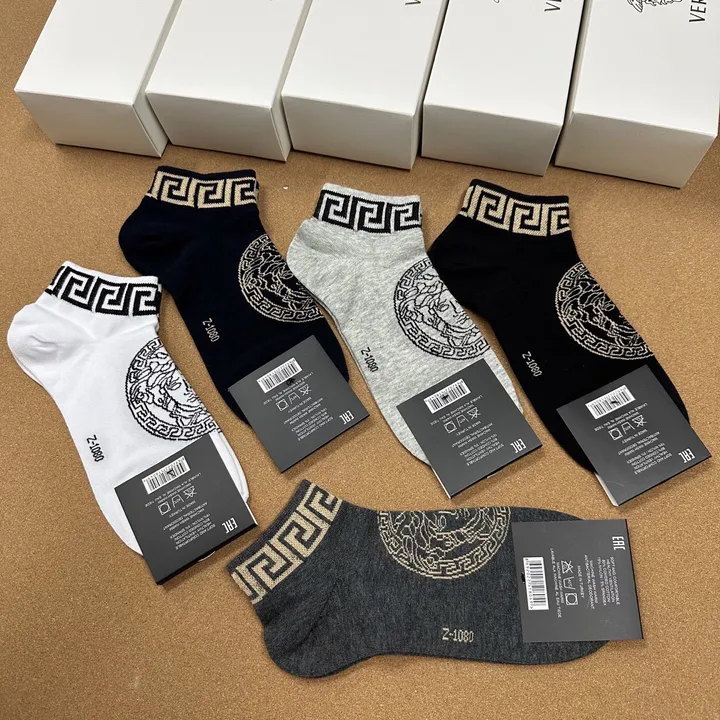 スーパーコピー ヴェルサーチ 靴下