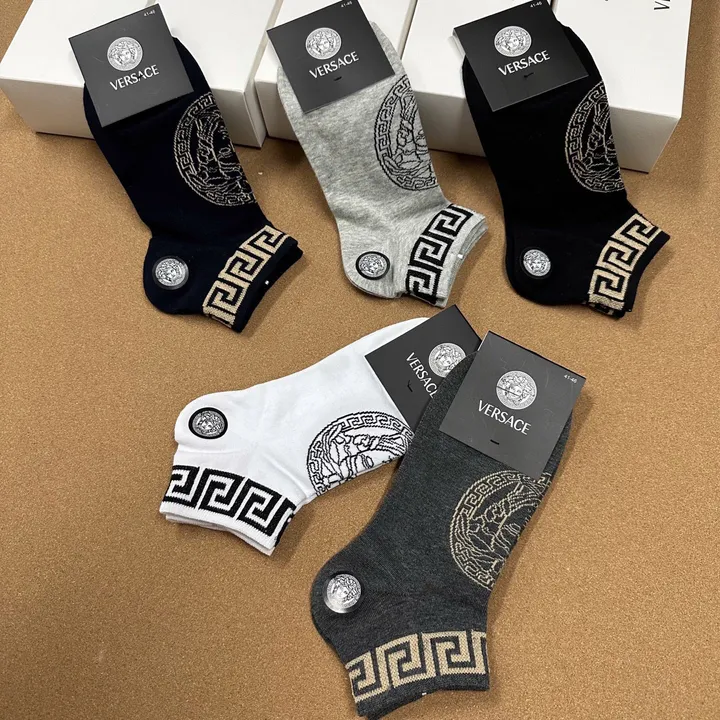 スーパーコピー ヴェルサーチ 靴下