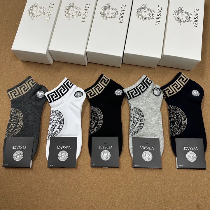 スーパーコピー ヴェルサーチ 靴下