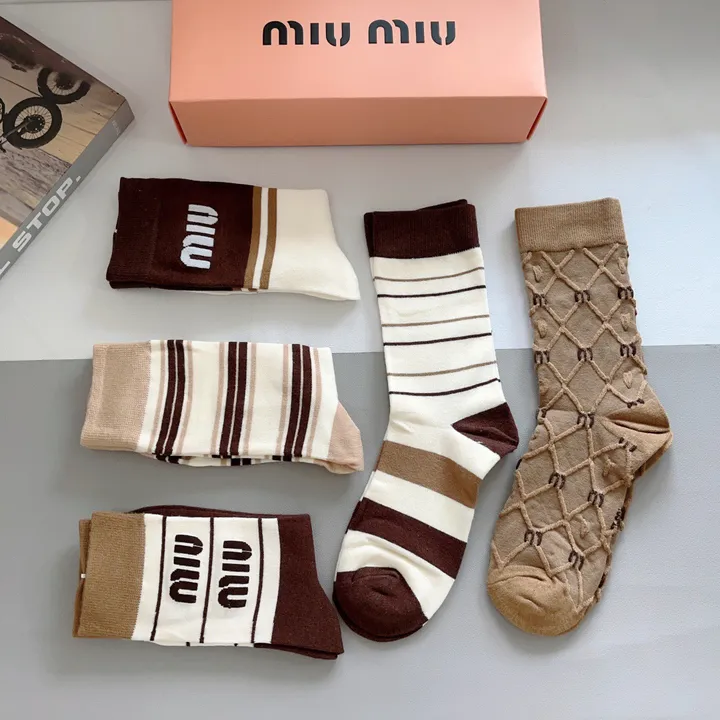 スーパーコピー ミュウミュウ 靴下