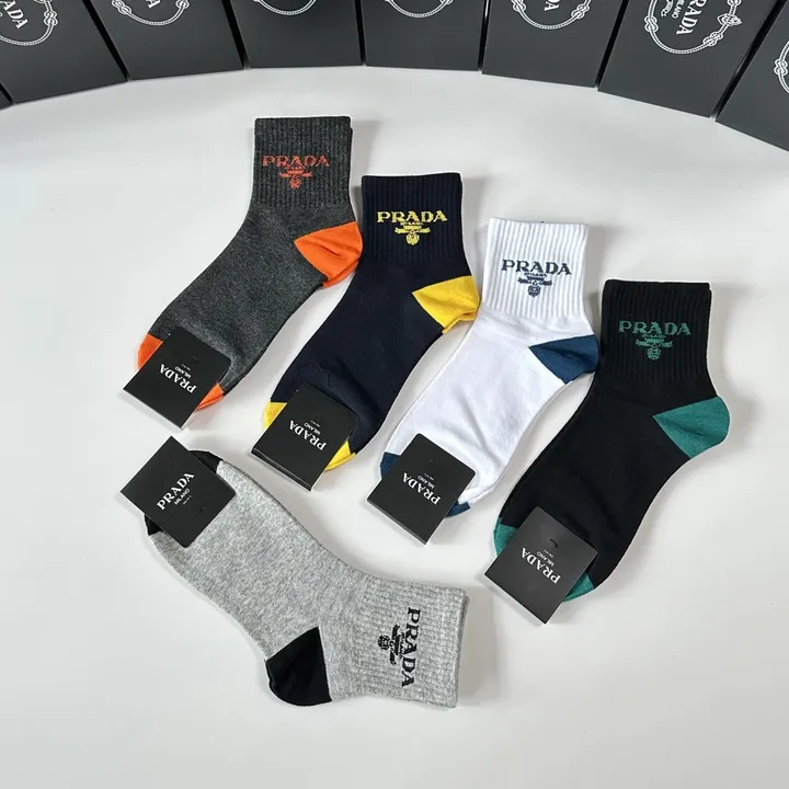 スーパーコピー プラダ 靴下