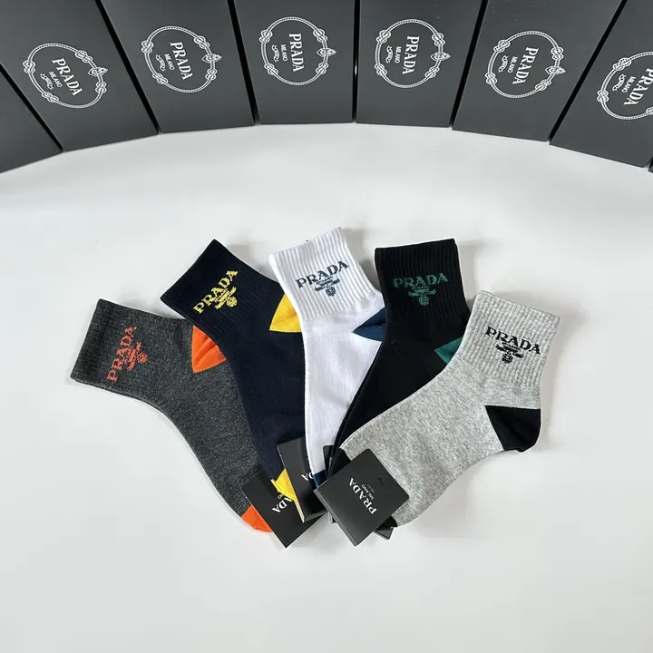スーパーコピー プラダ 靴下
