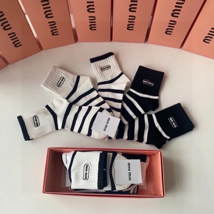 スーパーコピー ミュウミュウ 靴下