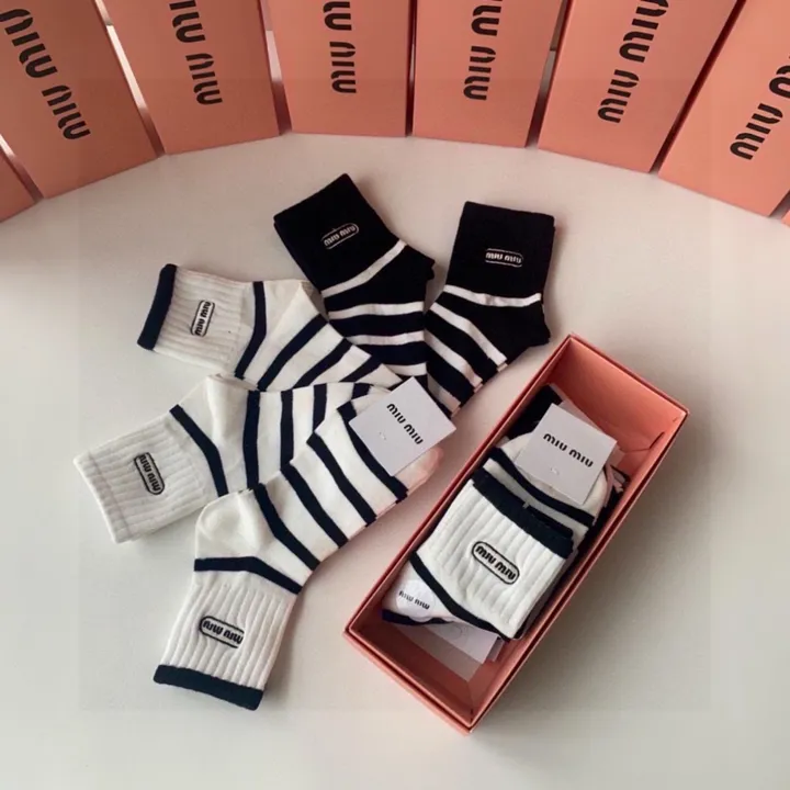 スーパーコピー ミュウミュウ 靴下