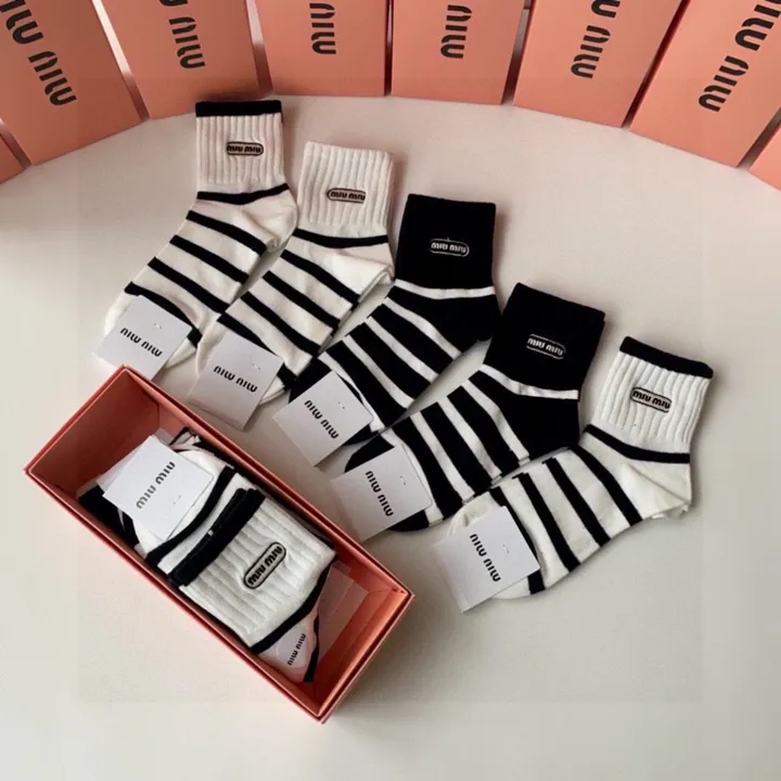 スーパーコピー ミュウミュウ 靴下