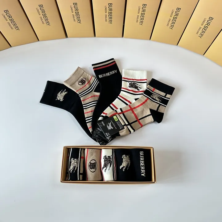 スーパーコピー プラダ 靴下