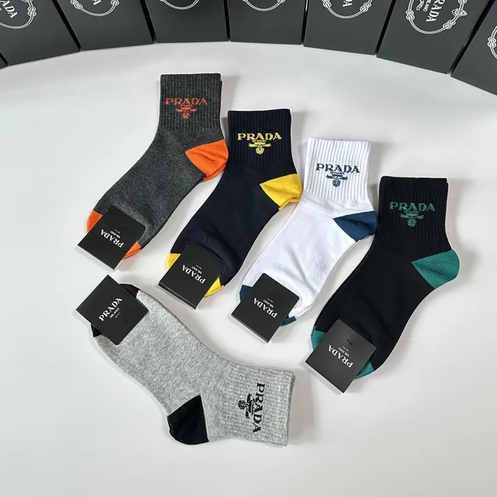 スーパーコピー プラダ 靴下