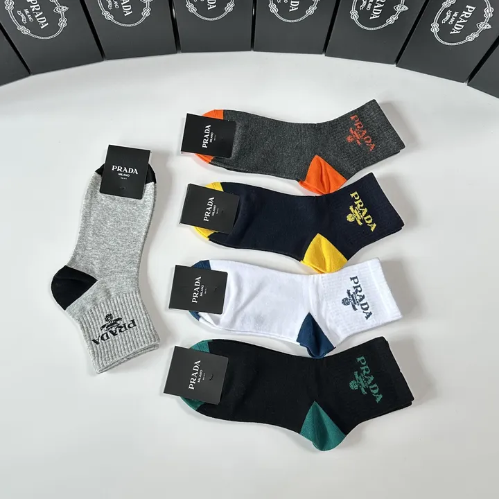 スーパーコピー プラダ 靴下