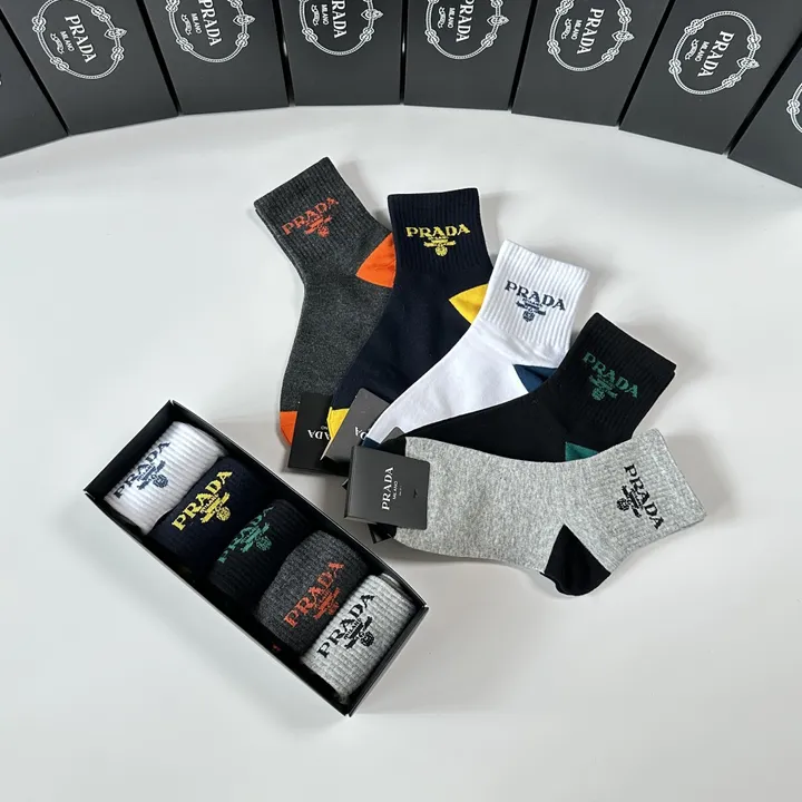 スーパーコピー プラダ 靴下