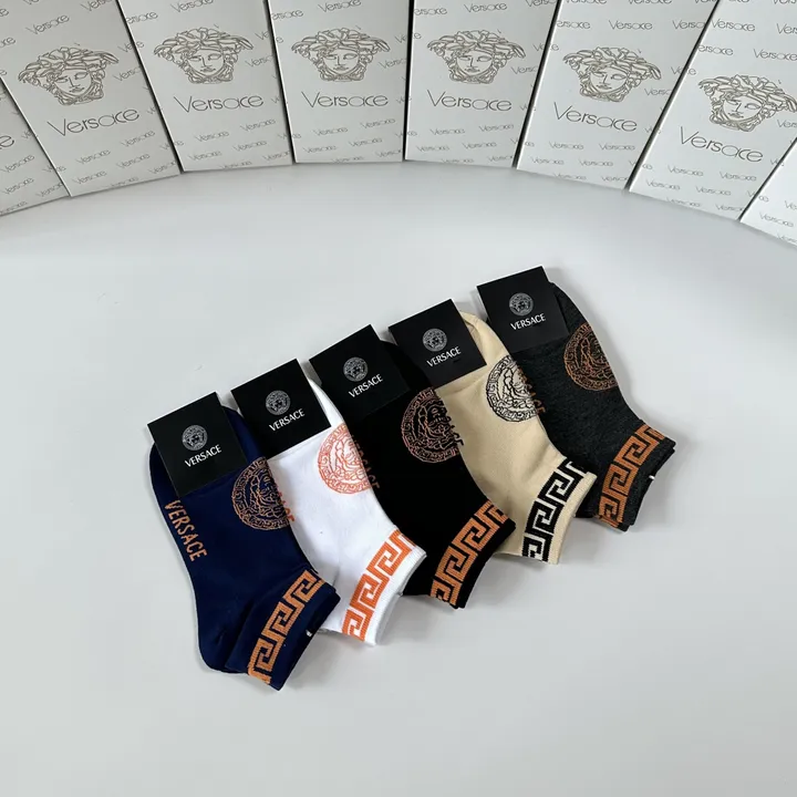 スーパーコピー ヴェルサーチ 靴下