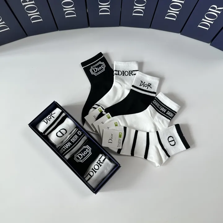 スーパーコピー ディオール 靴下