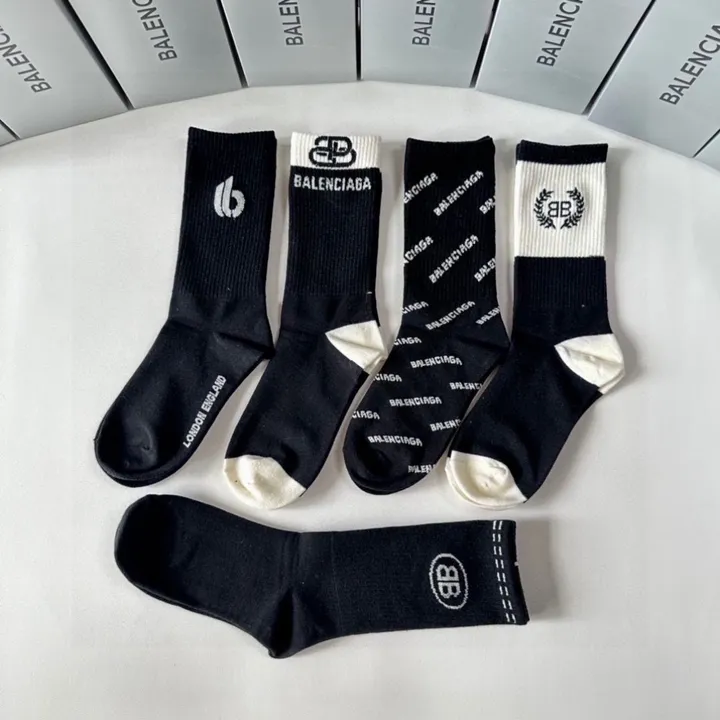 スーパーコピー バレンシアガ 靴下