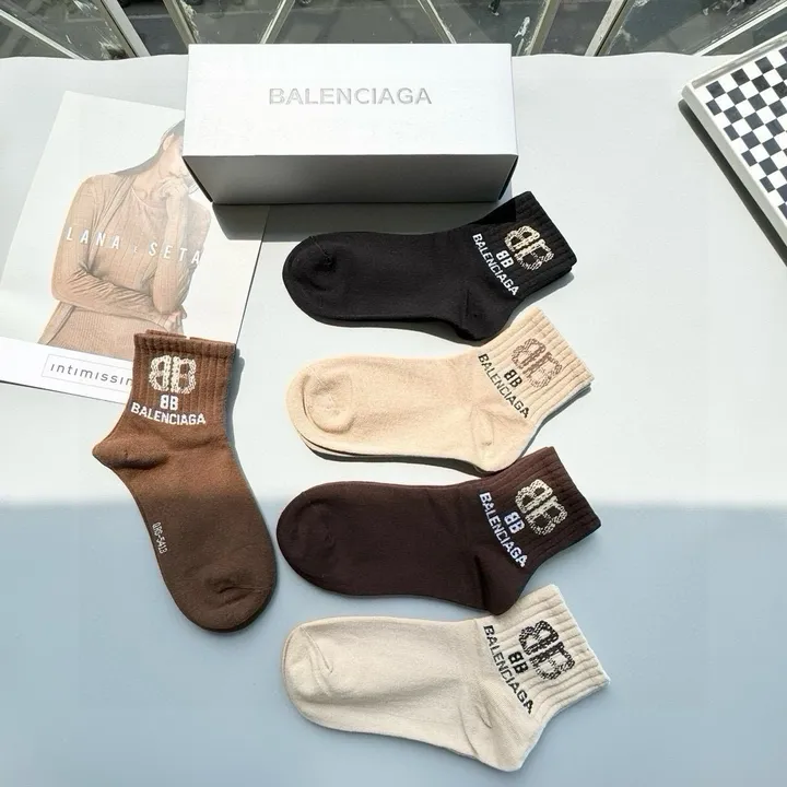 スーパーコピー バレンシアガ 靴下