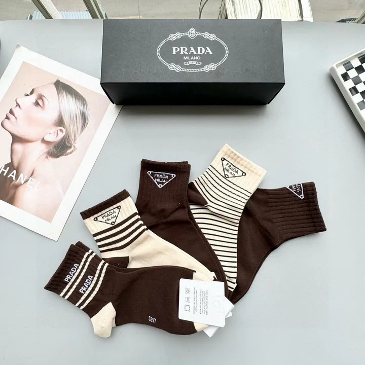 スーパーコピー プラダ 靴下