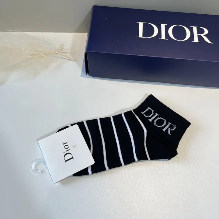 スーパーコピー ディオール 靴下