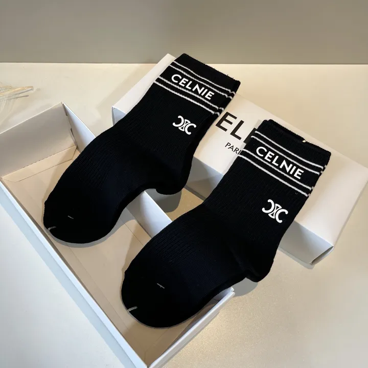 スーパーコピー ディオール 靴下