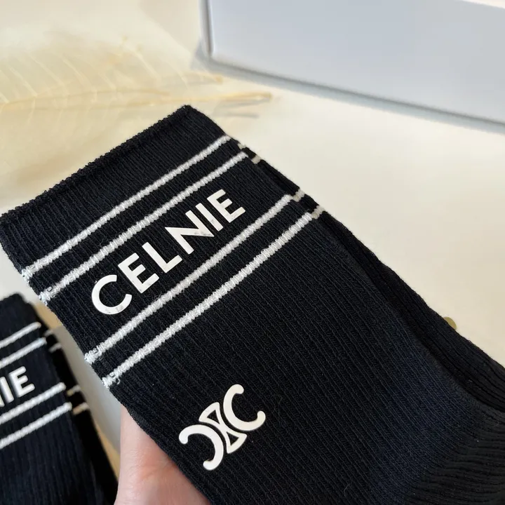 スーパーコピー ディオール 靴下