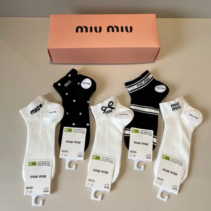 スーパーコピー ミュウミュウ 靴下