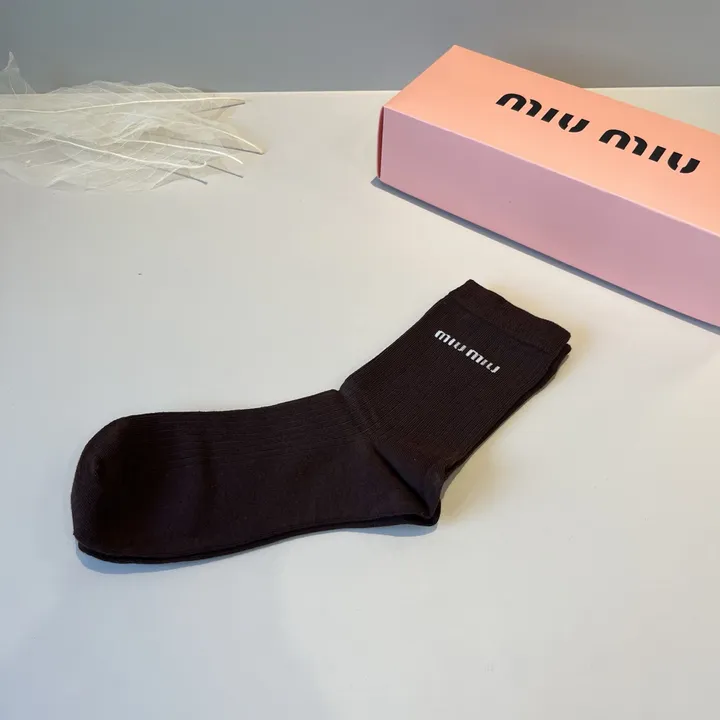 スーパーコピー ミュウミュウ 靴下