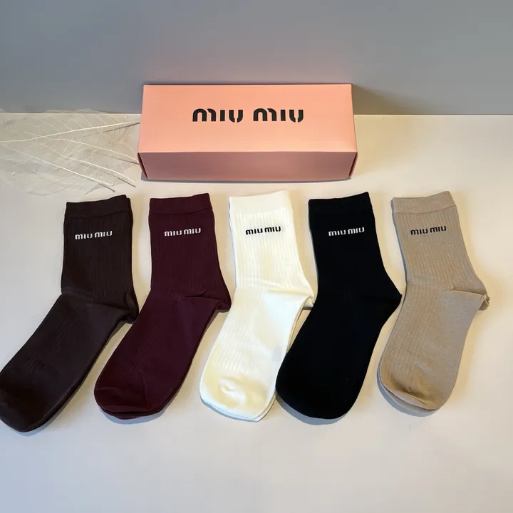 スーパーコピー ミュウミュウ 靴下
