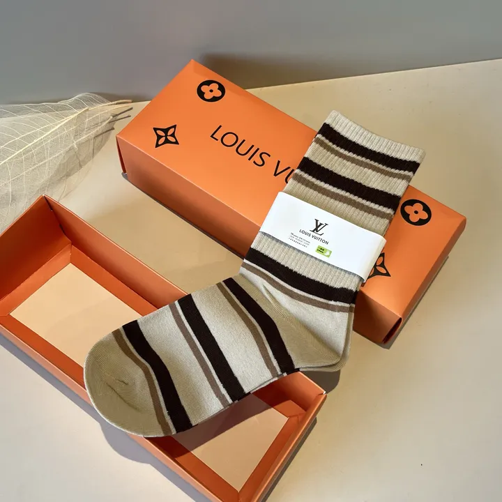 スーパーコピー ルイヴィトン 靴下