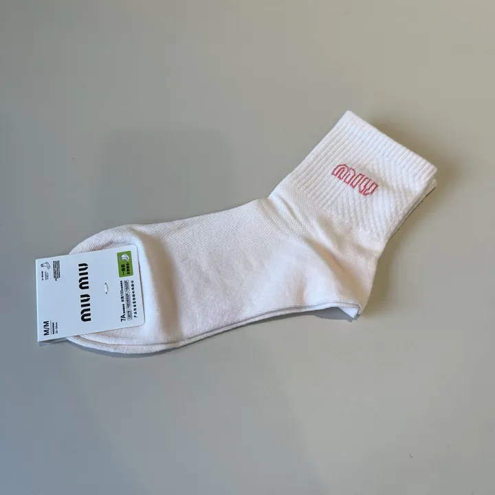 スーパーコピー ミュウミュウ 靴下