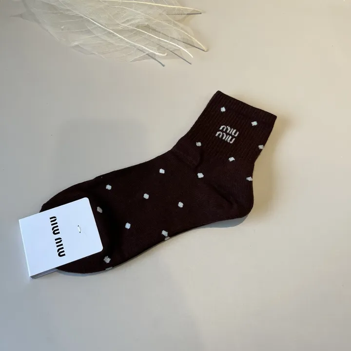 スーパーコピー ミュウミュウ 靴下