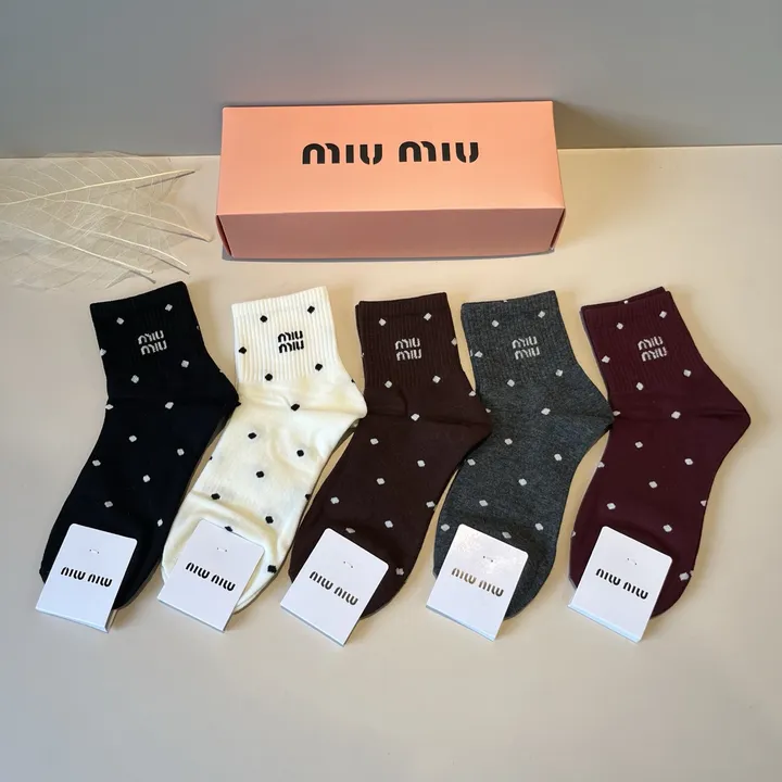 スーパーコピー ミュウミュウ 靴下