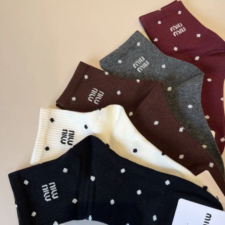 スーパーコピー ミュウミュウ 靴下