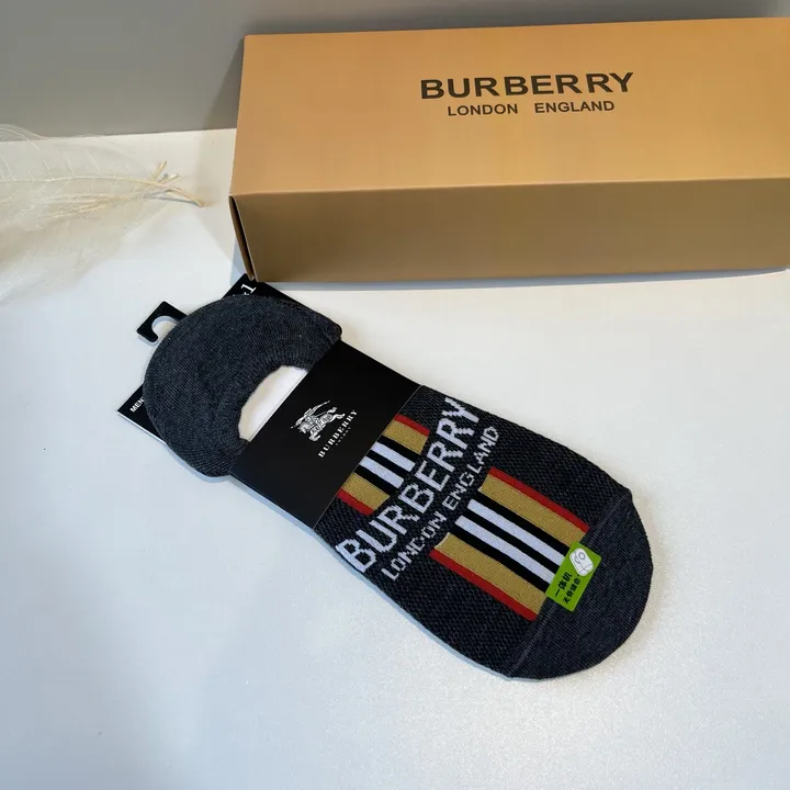 スーパーコピー プラダ 靴下