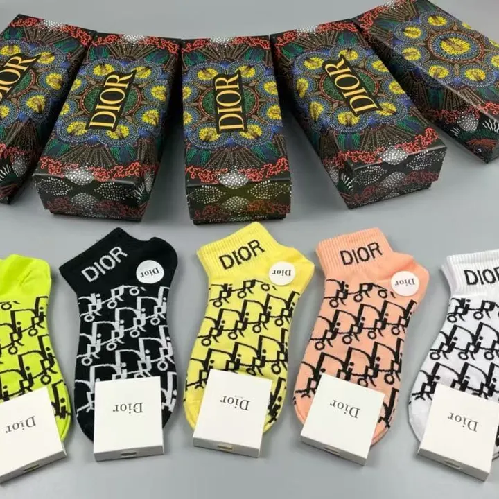 スーパーコピー ディオール 靴下