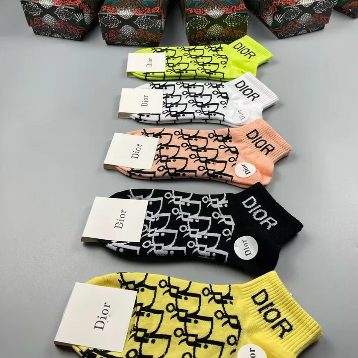 スーパーコピー ディオール 靴下