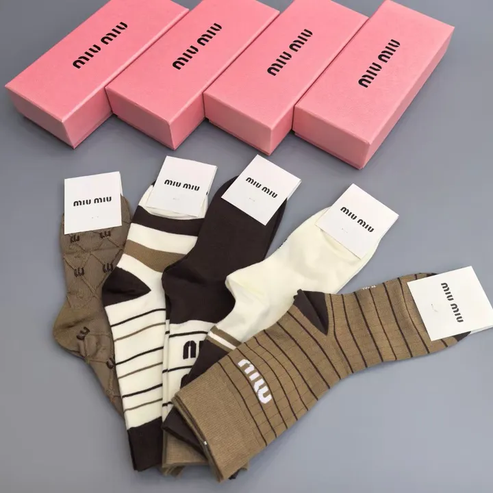 スーパーコピー ミュウミュウ 靴下