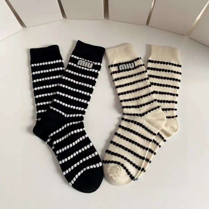 スーパーコピー ミュウミュウ 靴下