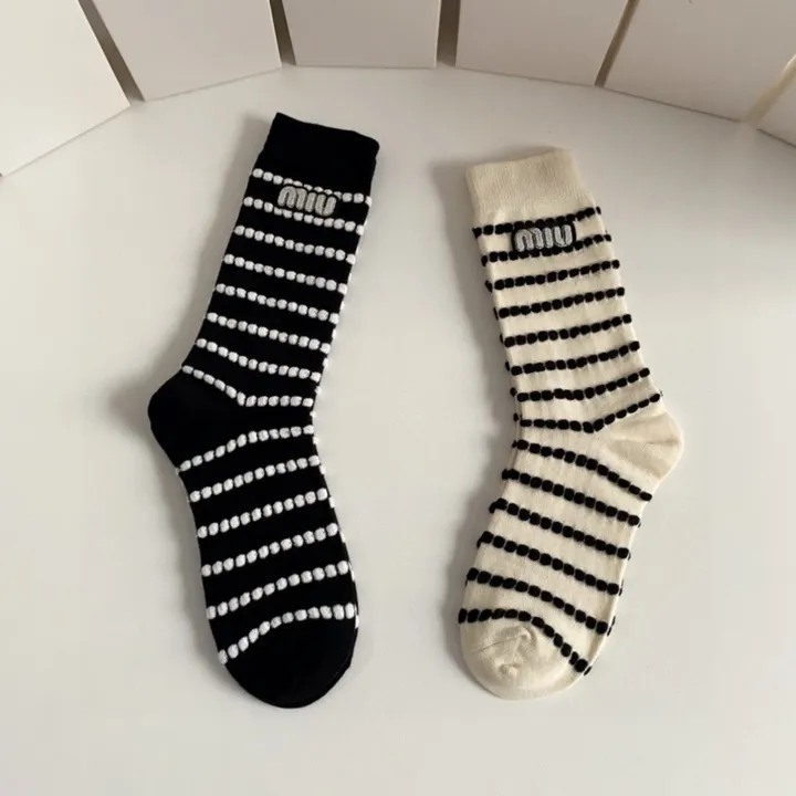 スーパーコピー ミュウミュウ 靴下