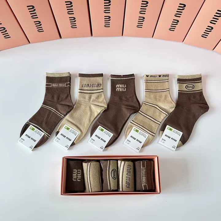 スーパーコピー ミュウミュウ 靴下