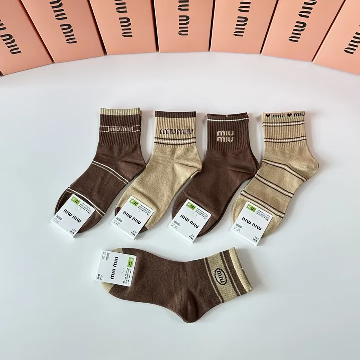 スーパーコピー ミュウミュウ 靴下