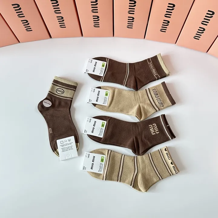 スーパーコピー ミュウミュウ 靴下