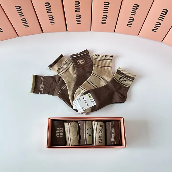 スーパーコピー ミュウミュウ 靴下