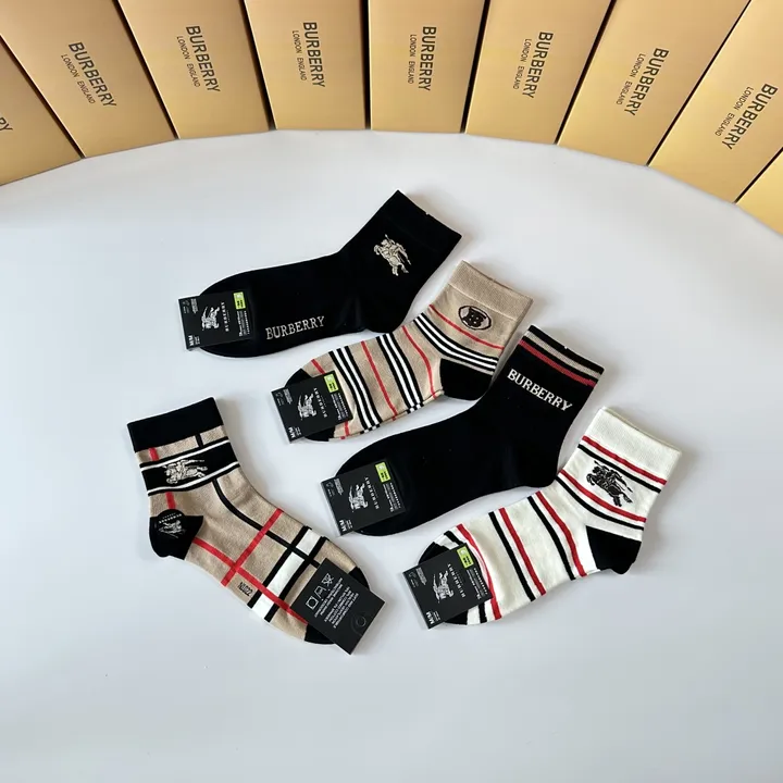 スーパーコピー プラダ 靴下