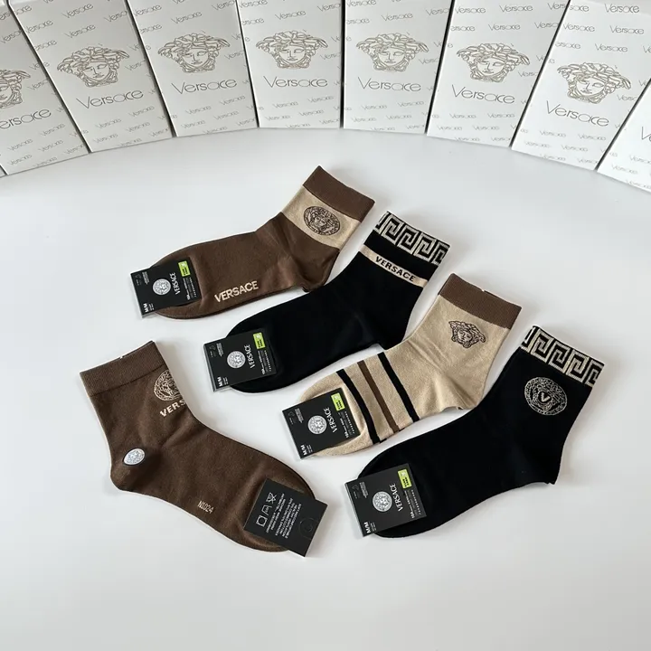 スーパーコピー ヴェルサーチ 靴下