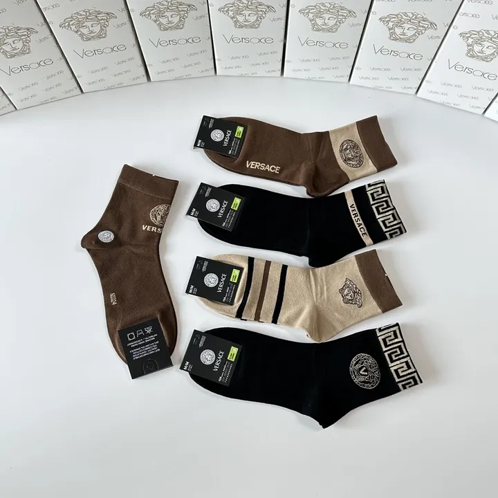 スーパーコピー ヴェルサーチ 靴下