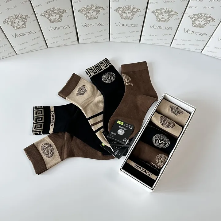 スーパーコピー ヴェルサーチ 靴下