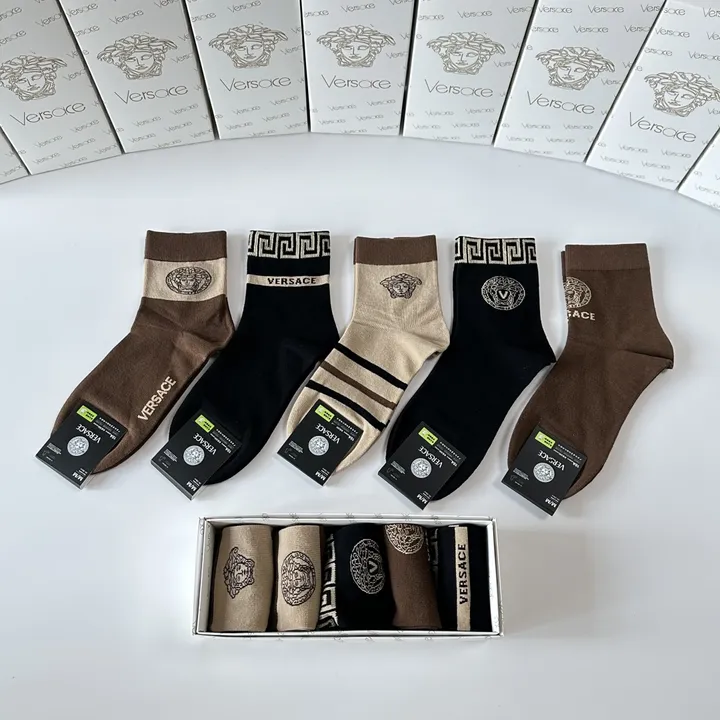 スーパーコピー ヴェルサーチ 靴下