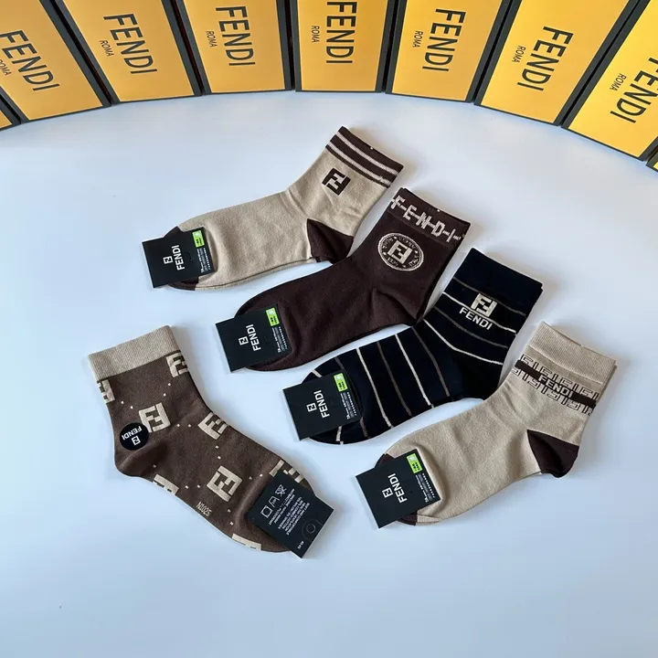 スーパーコピー フェンディ 靴下