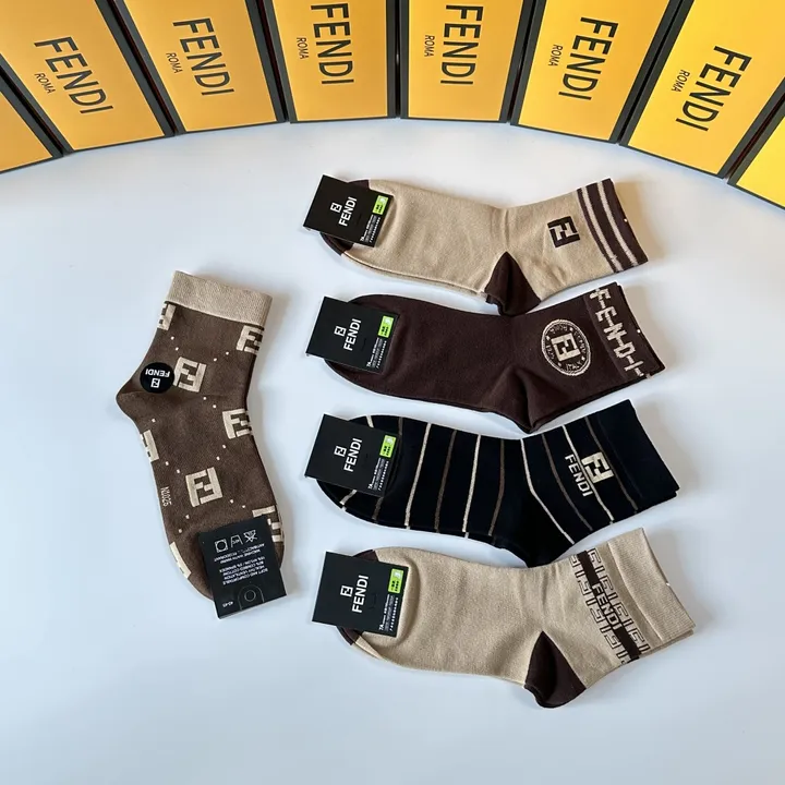 スーパーコピー フェンディ 靴下