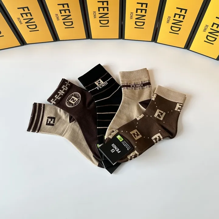 スーパーコピー フェンディ 靴下