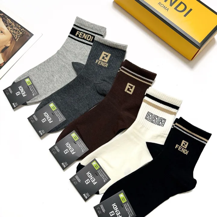 スーパーコピー フェンディ 靴下