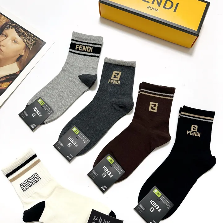 スーパーコピー フェンディ 靴下